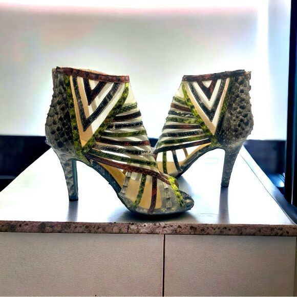 Annie Shoes l Snakeskin Design, Mesh accent l 4” Stiletto Heel l 6M l Like New! - Picture 1 of 13